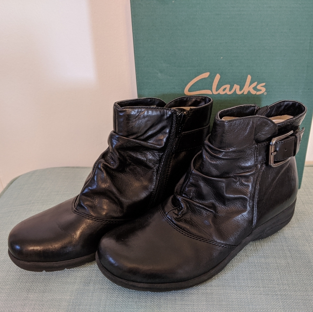 Clarks Booties - Picture 1 of 6